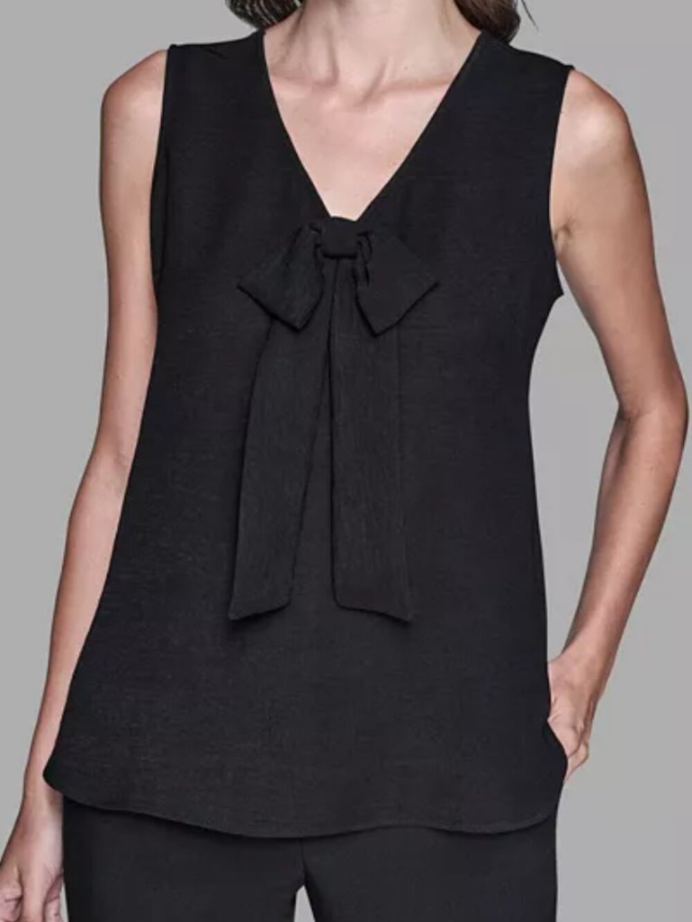 KARL LAGERFELD PARIS Women's Sleeveless V-Neck Bow Detail Top. Size Large. NWOT